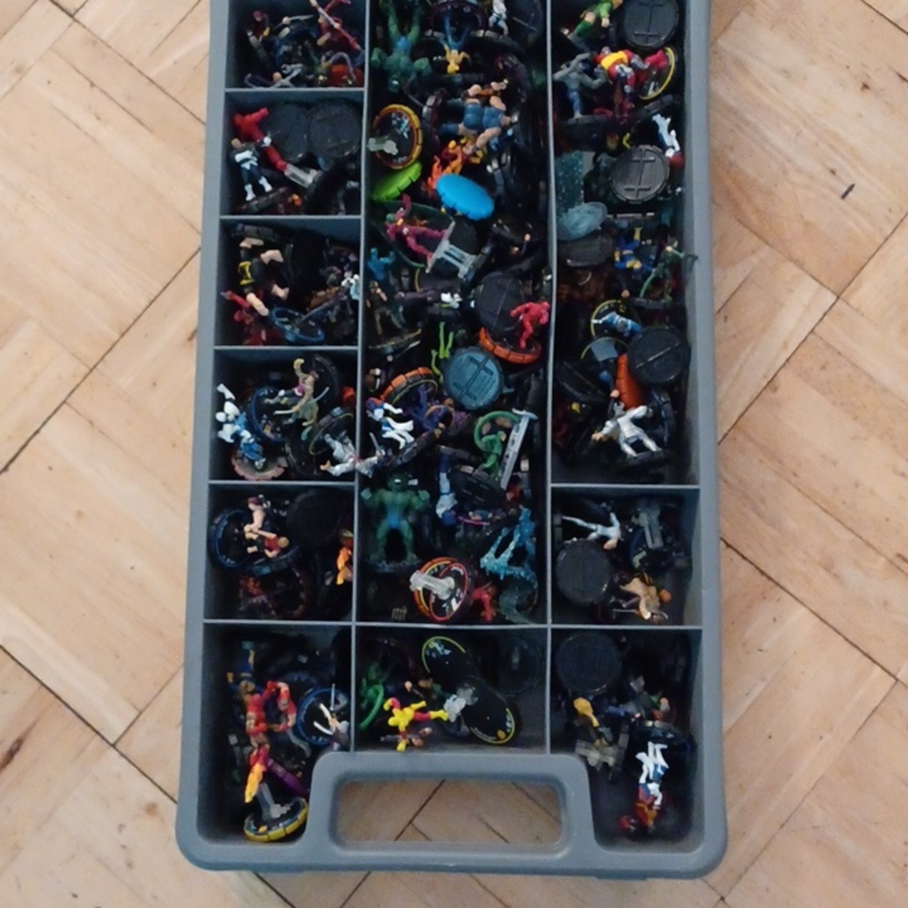 Marvel Heroclix game figures lot game miniatures Wizkids marvel characte…